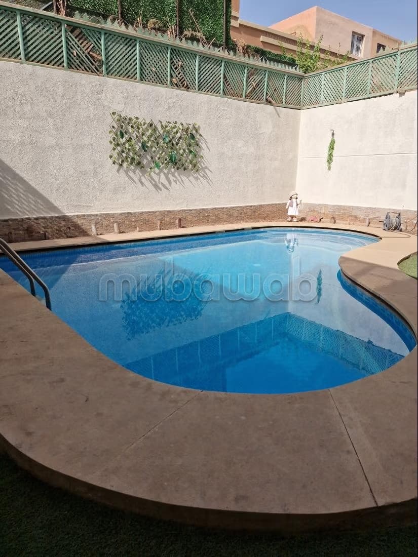 Charmante villa avec piscine à louer