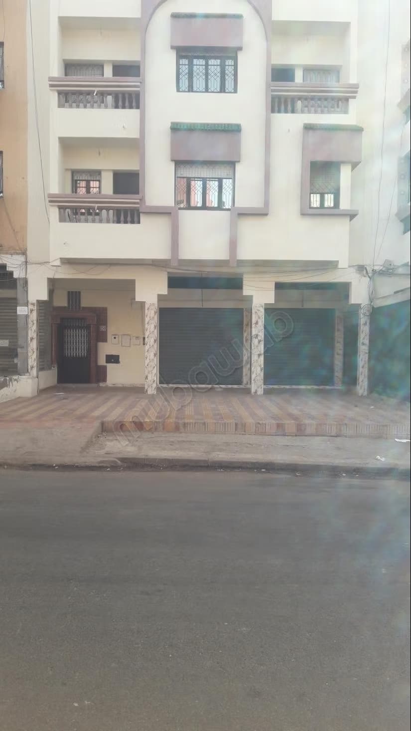 Belle Maison R2 100m² avec 2 Garages Commerciaux Droit de...
