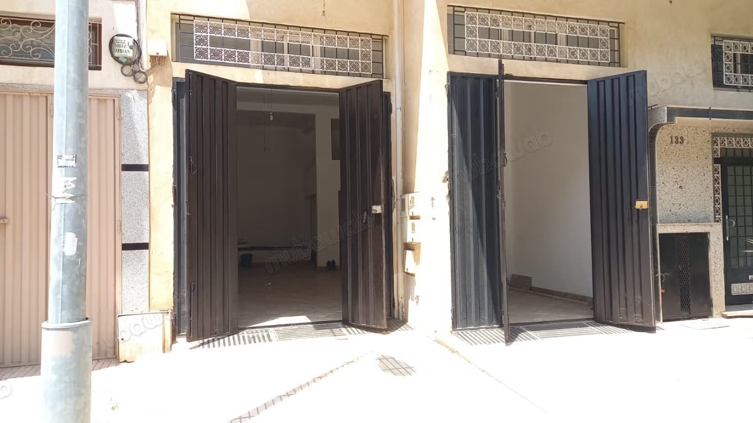 Garage avec cave et mezzanine a louer