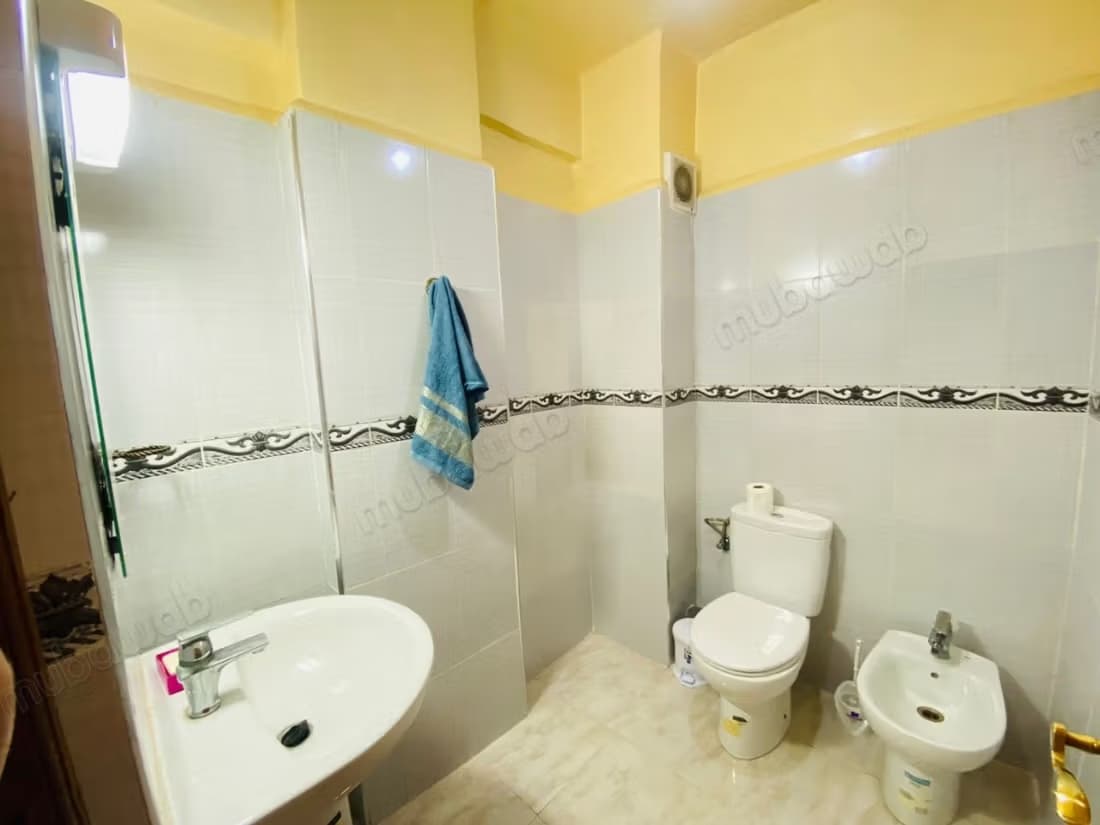 Appartement à vendre à Alal Fassi 2 grandes pièces. Résidenc...