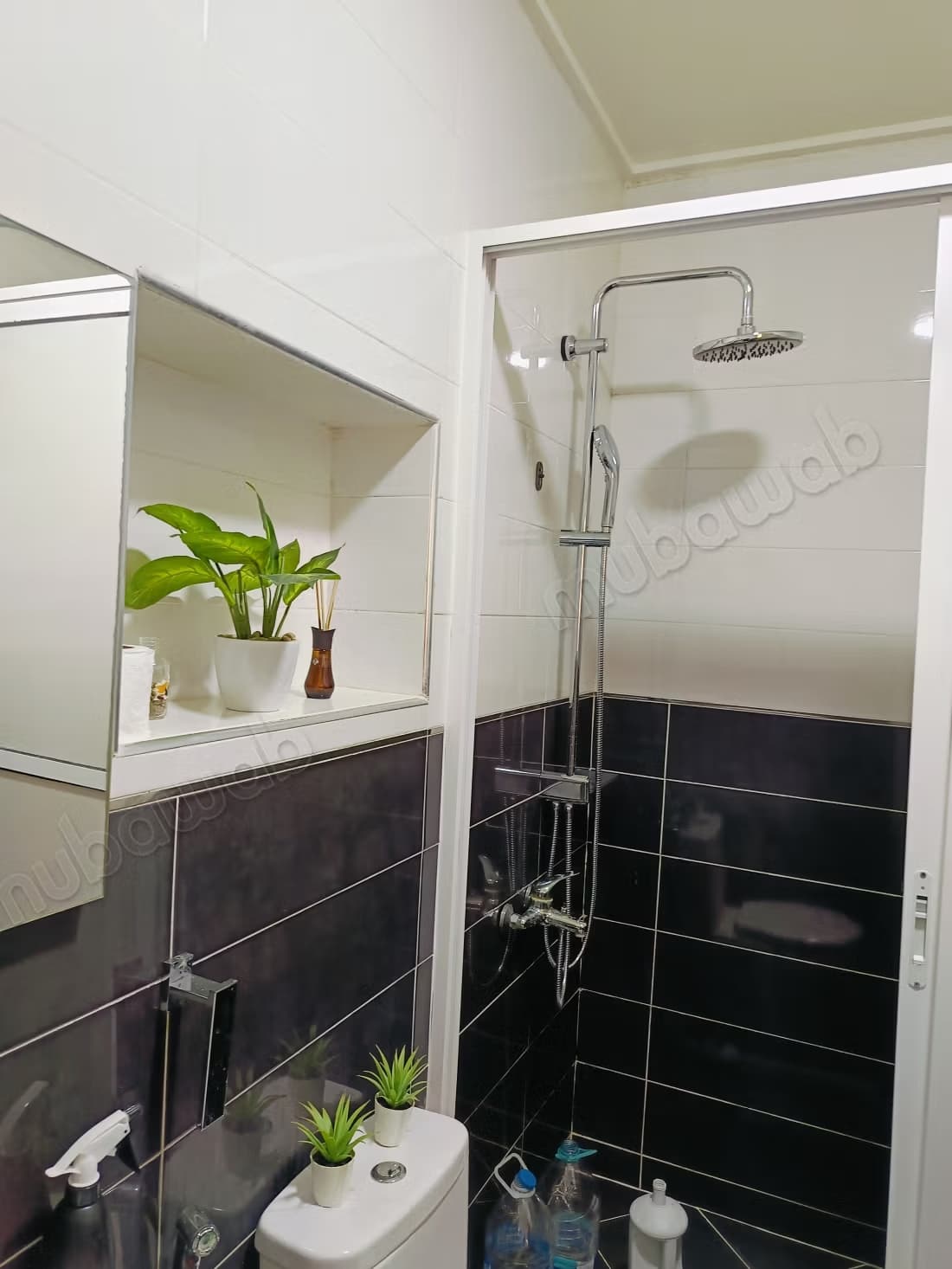 B II Hikma. Surface totale 100 m². Meublé