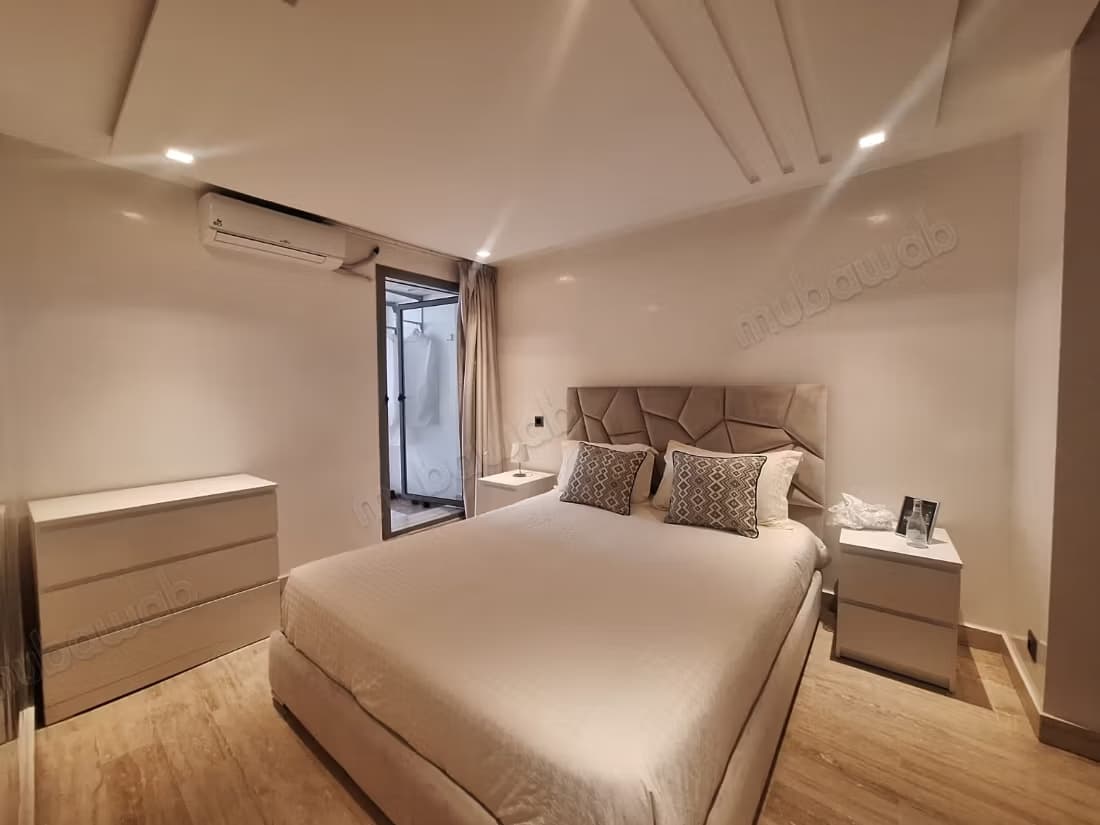 Appartement en location à Belvédère. 1 Pièce. Bien meublé