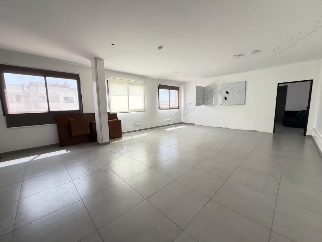 Bureau professionnel de 78 m² sur l'Avenue H2