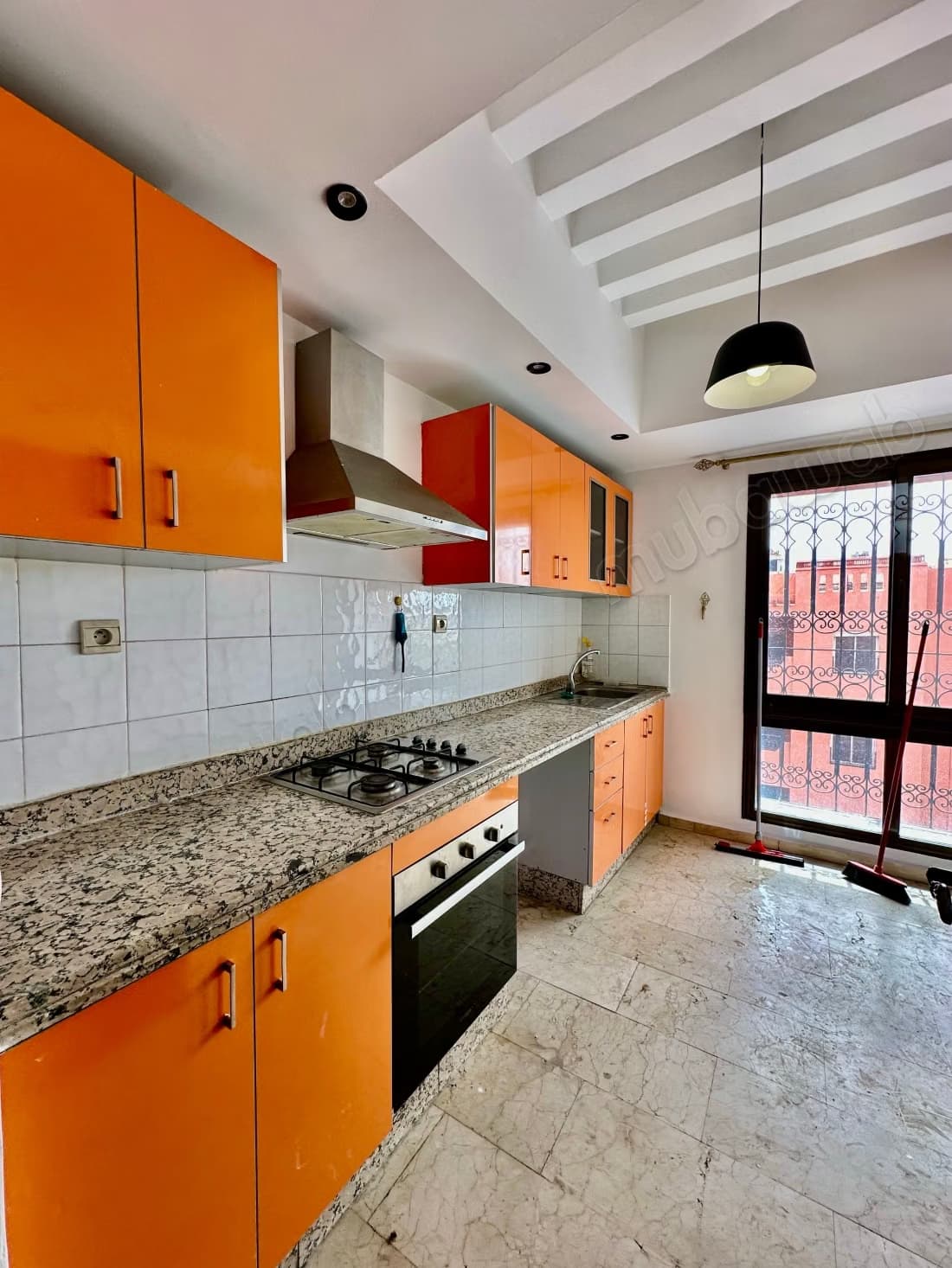 Location jolie appartement vide à av abdelkrim El khatabi. 1...