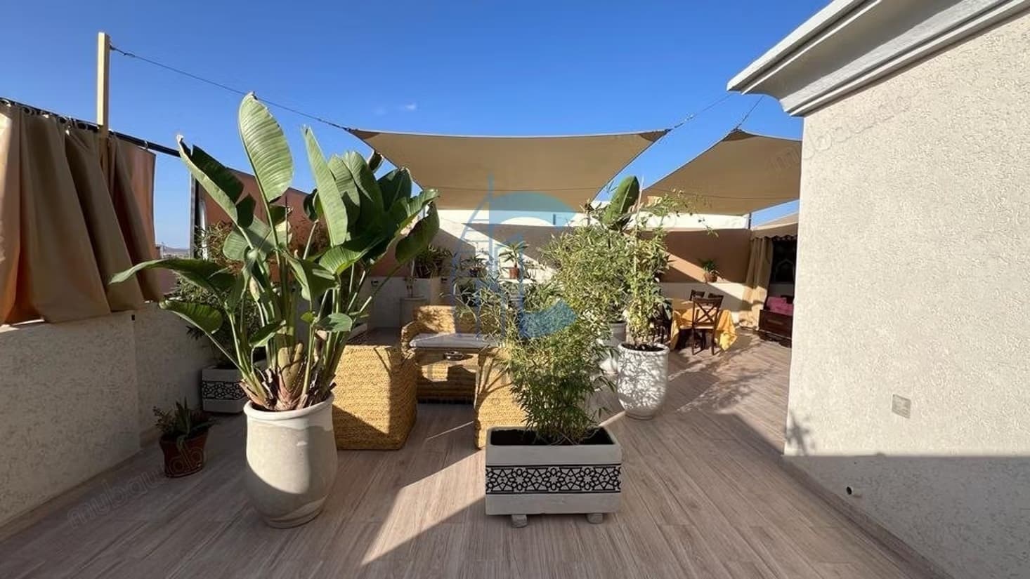 Villa rénovée 6 chambres vendue meublée avec piscine chauffé...