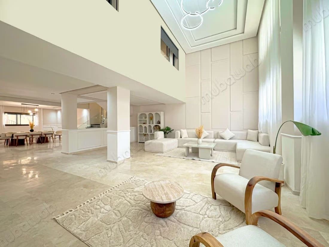 Grand duplex meublé de quatre chambres a Vendre