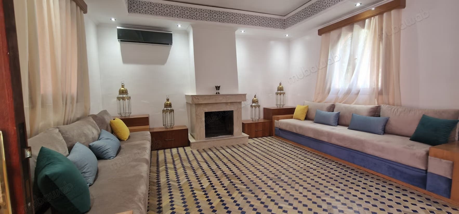 Beau riad en location à Ennakhil Palmeraie. 4 grandes pièces...