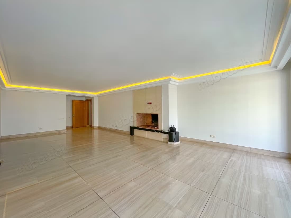 Très bel appartement en location à Triangle d'Or