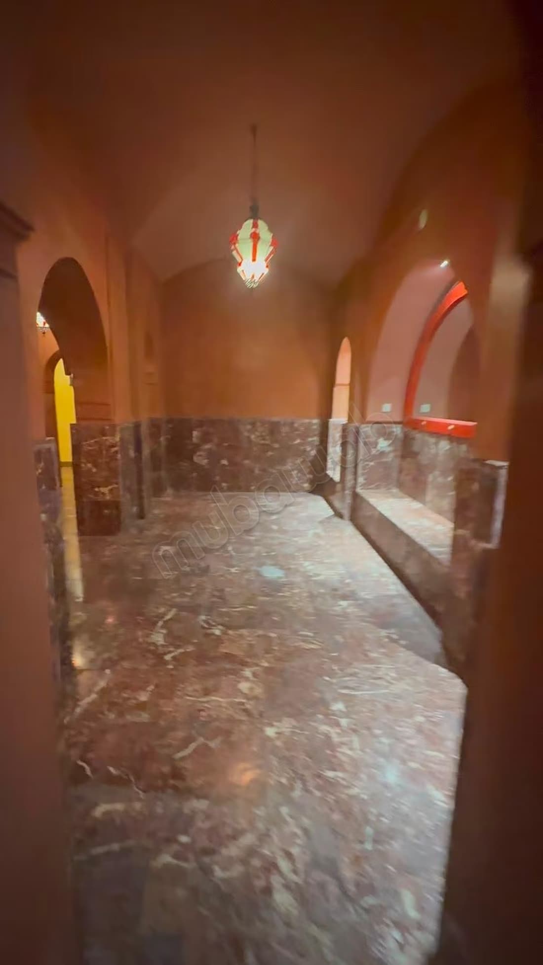 Villa à vendre à Ennakhil Palmeraie. Surface de 3200 m². Meu...