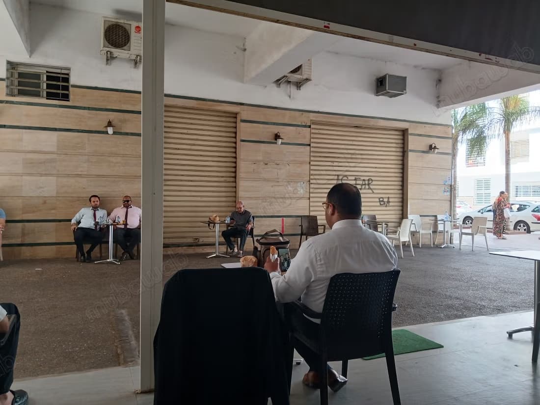 Vend local commercial à Riyad. Surface de 150 m²