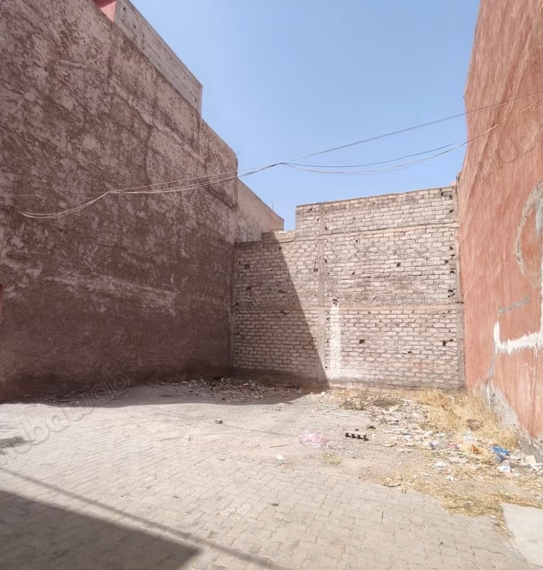 Vente de terrain à Hay Annahda. Surface totale 100 m²