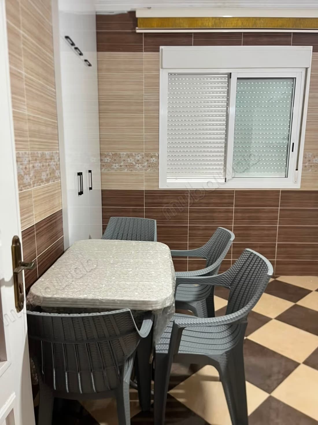 Bel appartement à vendre à Martil. 2 pièces. Porte solide, r...