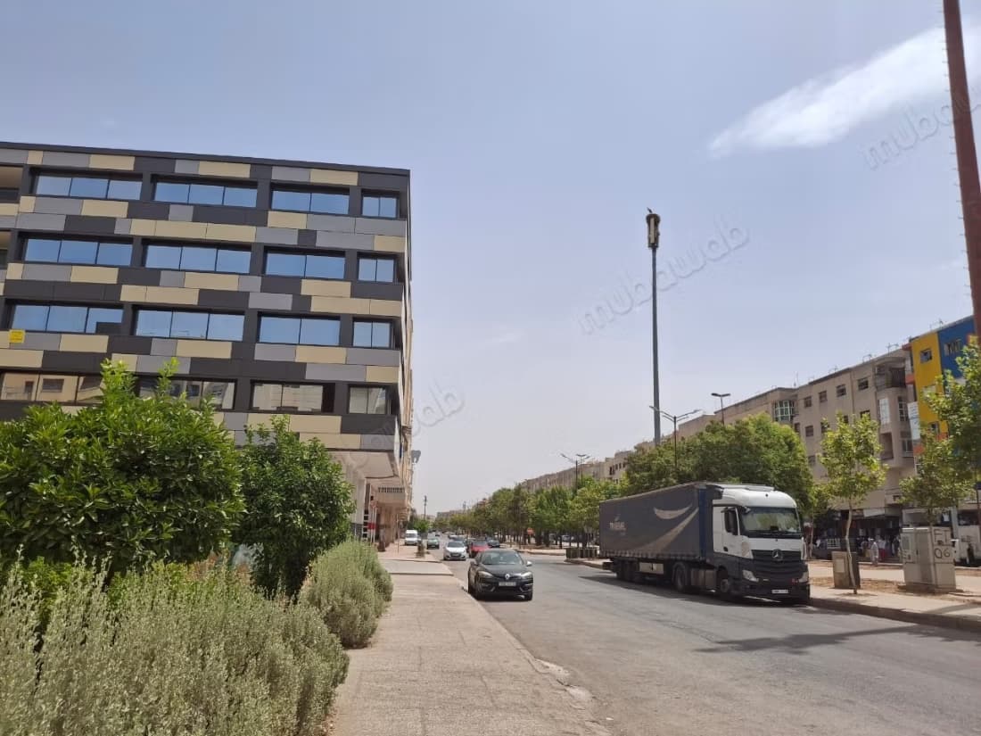 Beaux bureaux à louer à Route se Sefrou. Superficie 53 m². C...