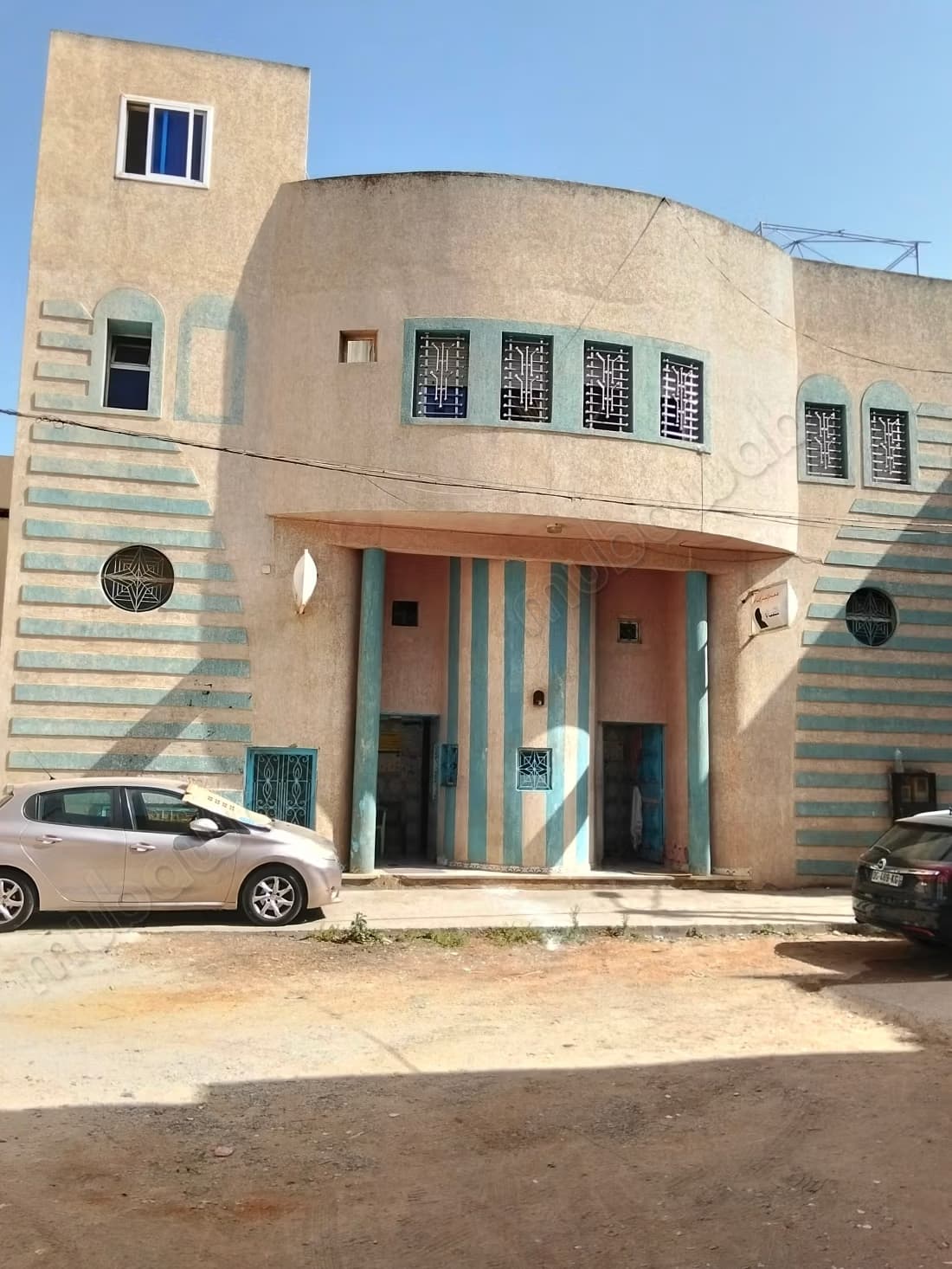 Beau local à vendre à Oulad Wjih. Surface totale 261 m²