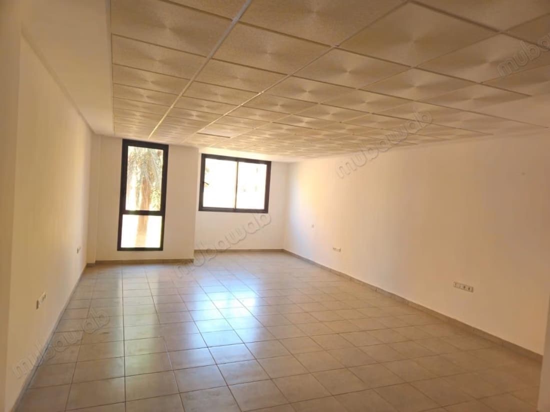 À louer – Plateau bureau de 50 m² avec parking