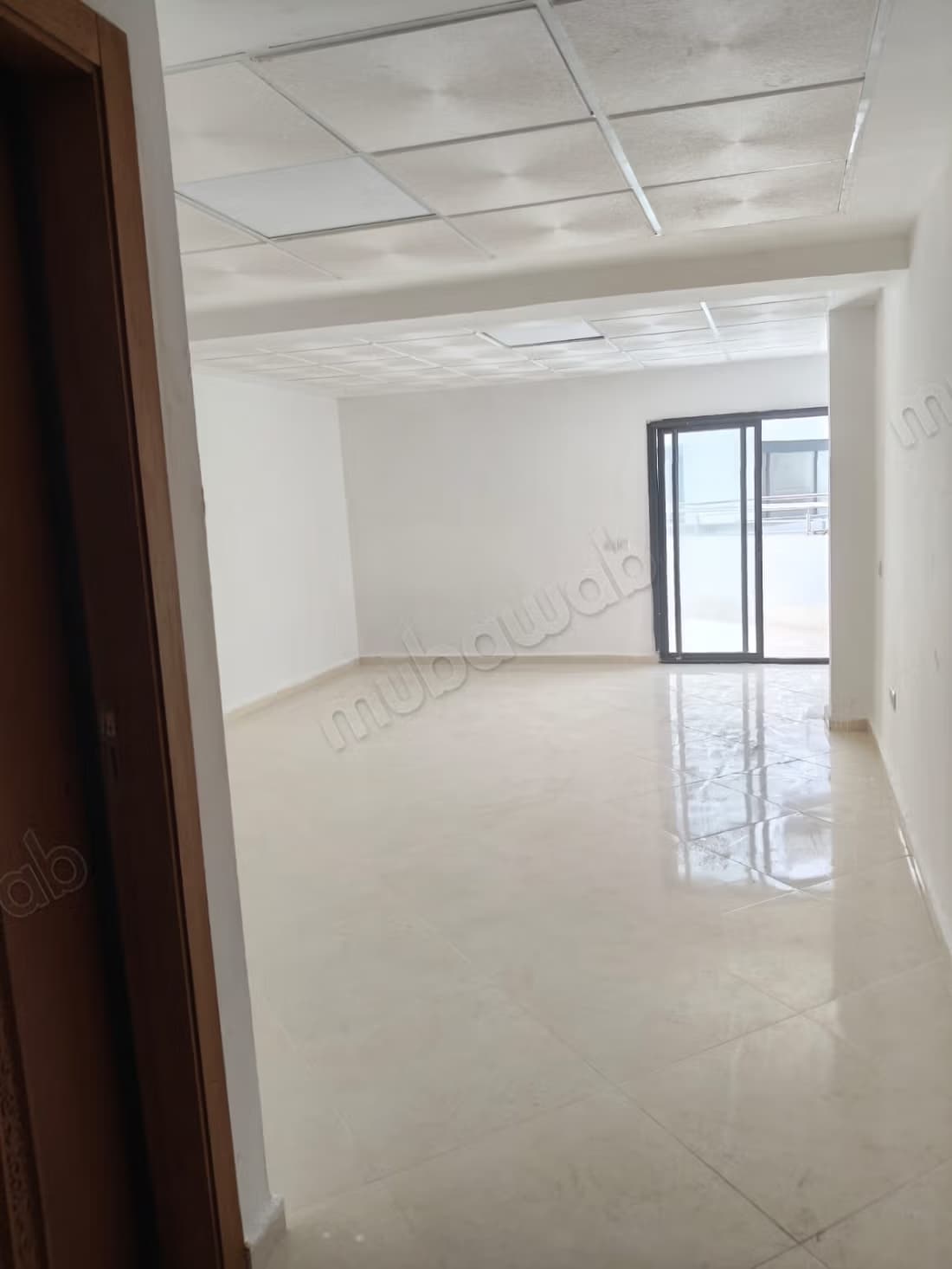 Bureaux en location à La Ville Haute. Superficie 42 m²