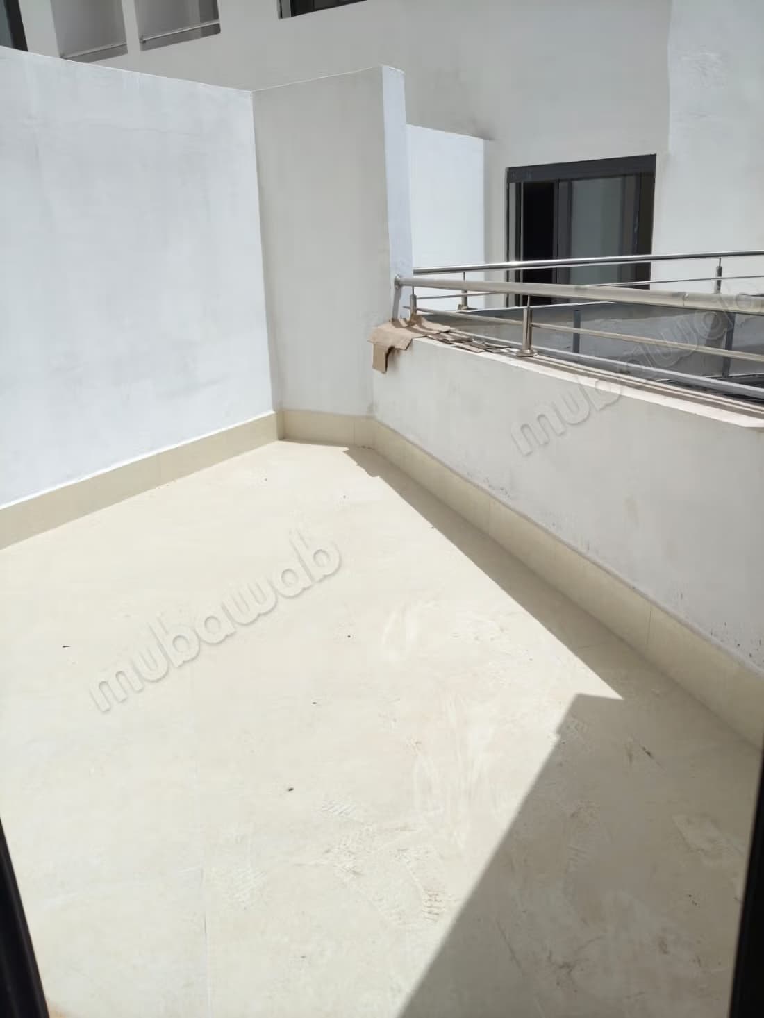 Bureaux en location à La Ville Haute. Superficie 42 m²