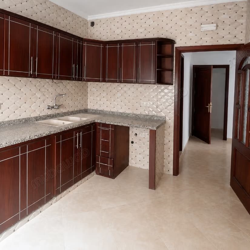 Appartement à louer mensuellement avec 2 façades à Tétouan