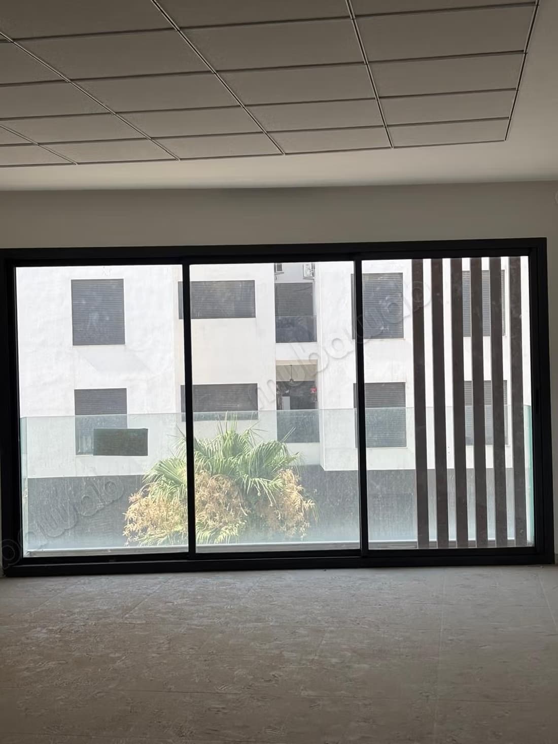 Bureaux à louer à Champ de course. Surface de 54 m²