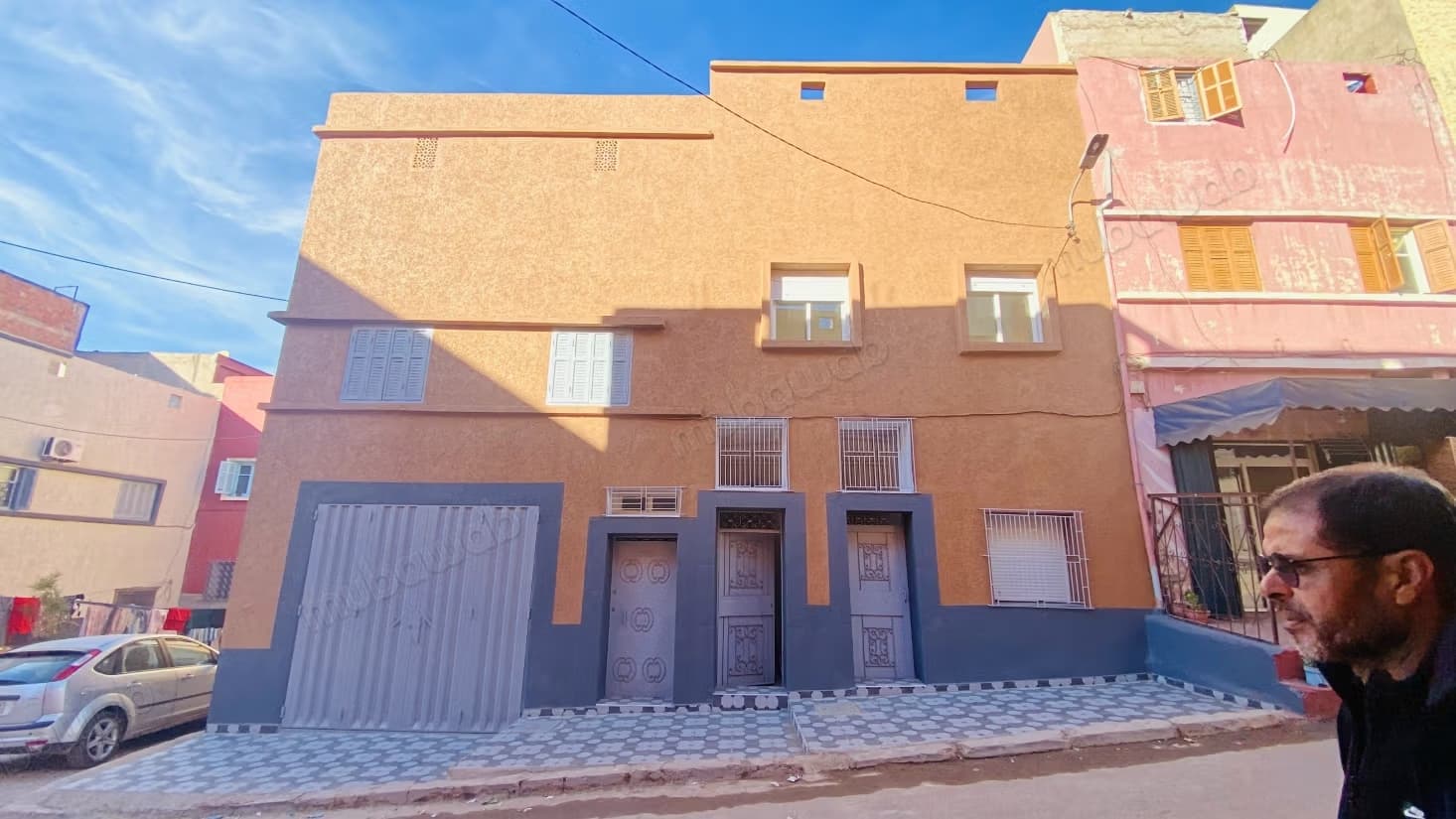 Maison d'angle avec garage a vendre