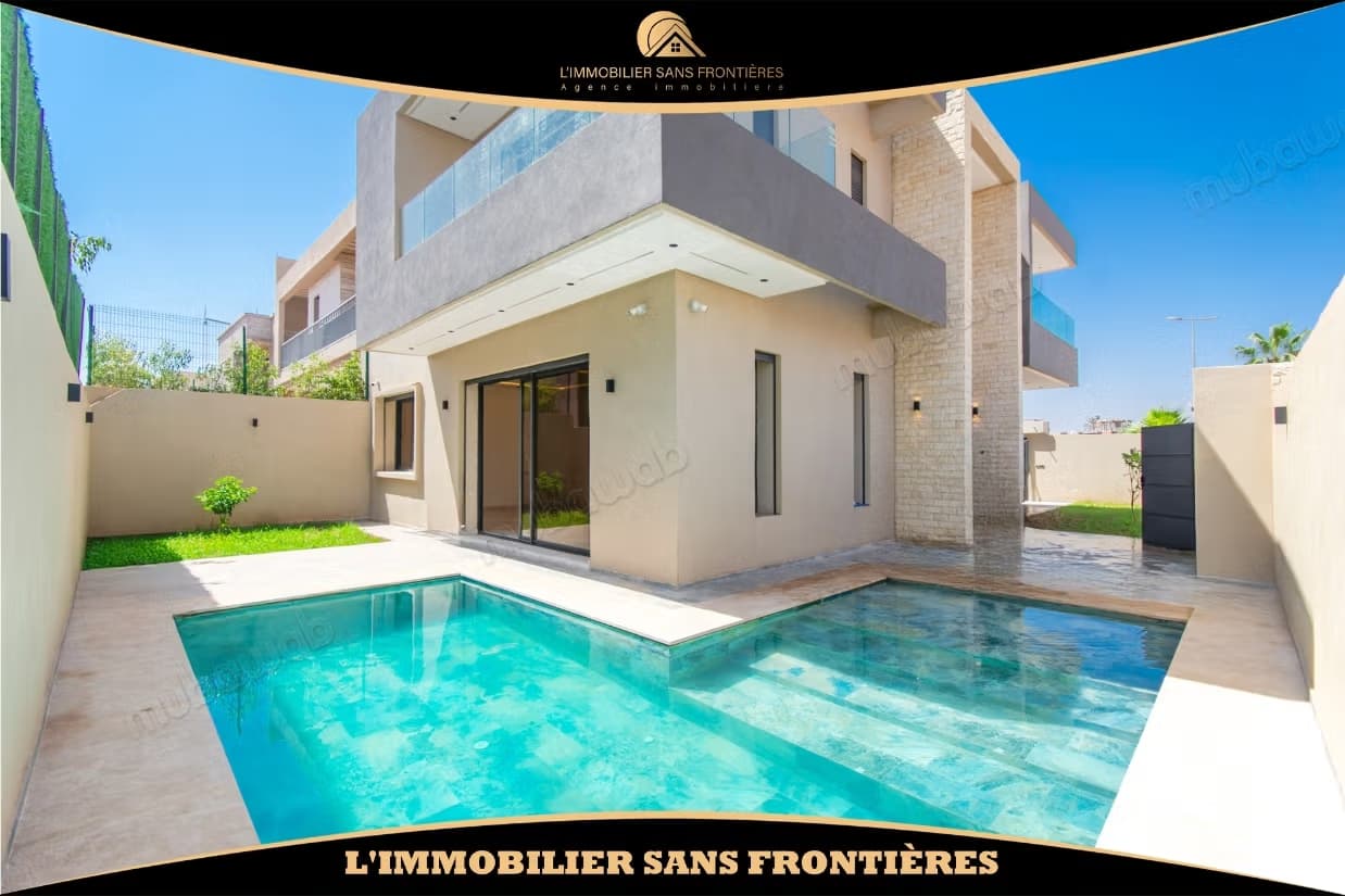Villa vide avec piscine et jardin privé à vendre à Targa