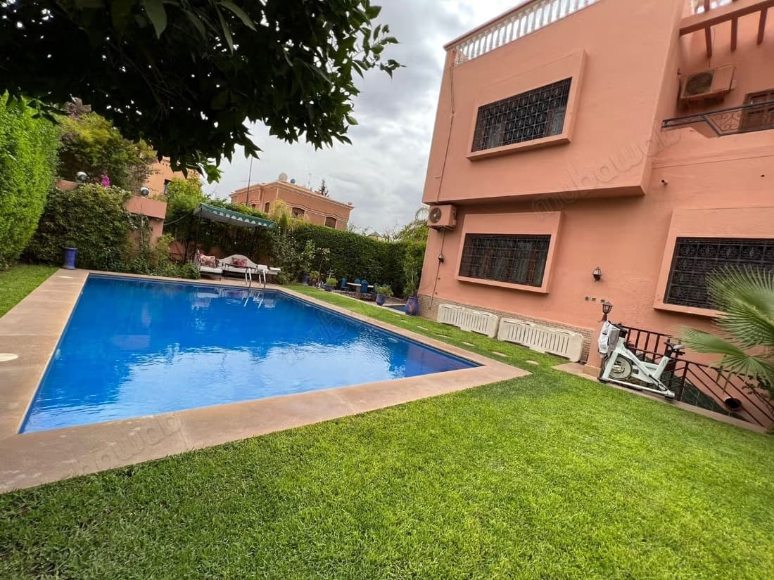 Belle maison à louer à Tarka. 7 belles chambres. Piscine, cl...