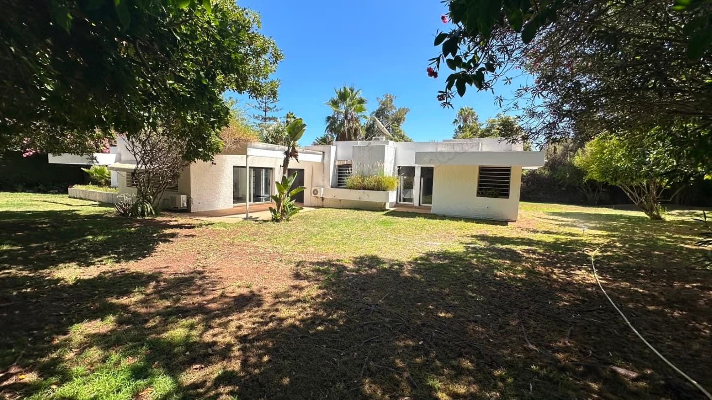 Villa de plain pied à louer – Souissi Rabat