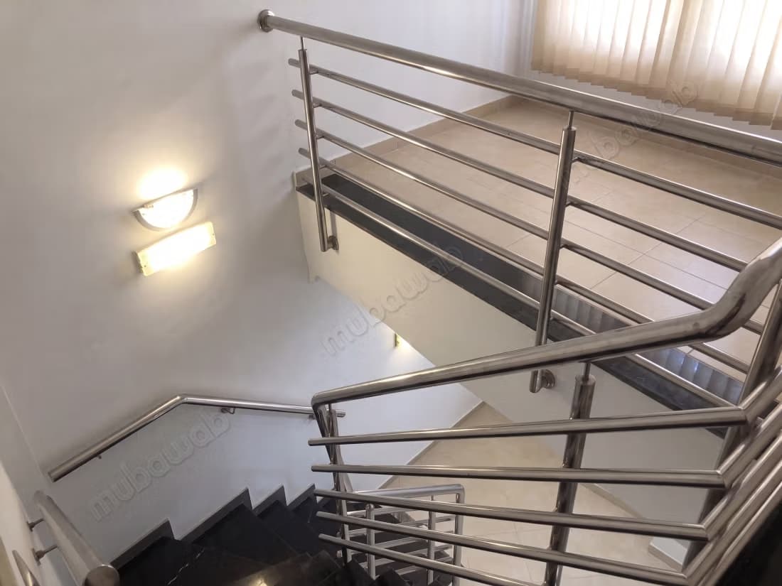Superbe Local Pro 125m² avec mezzanine Salé