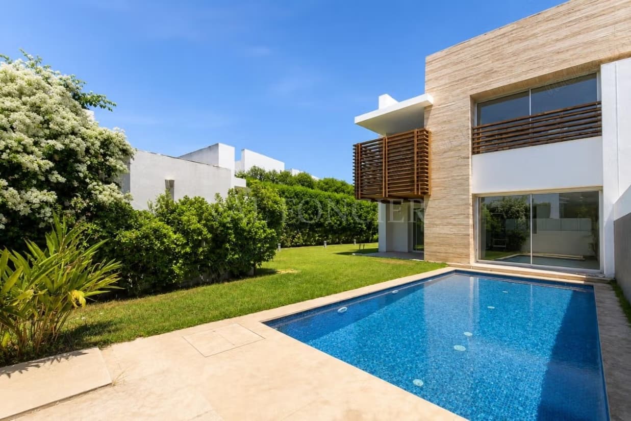 Location Superbe Villa 563m2 4 Chambres avec Piscine, Bousko...