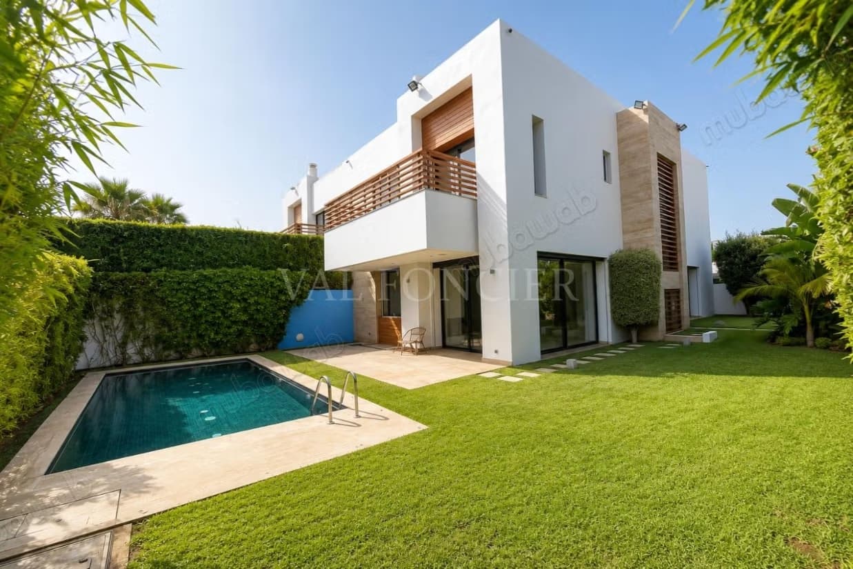 Location superbe villa 570m2 4chambres avec piscine Ville V...