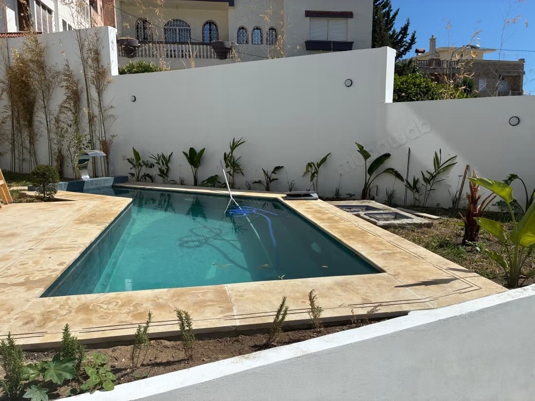 Villa de luxe à vendre à Moujahidine