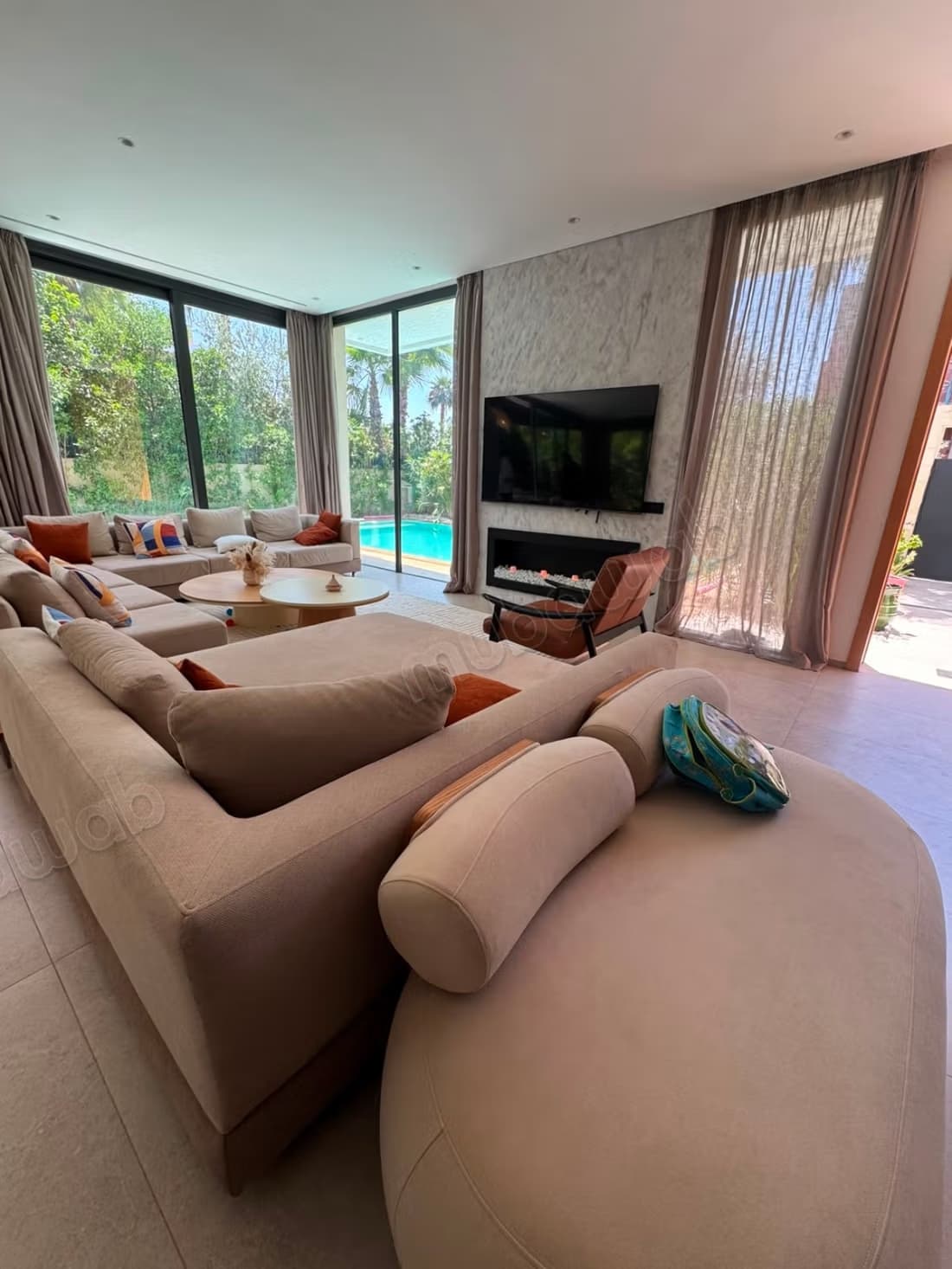 Location d'une excellente villa sur la route de Tahanaout. 4...