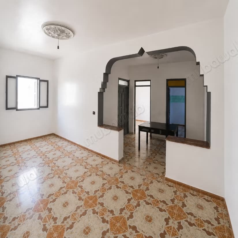 Appartement à louer au mois au premier étage à Tétouan
