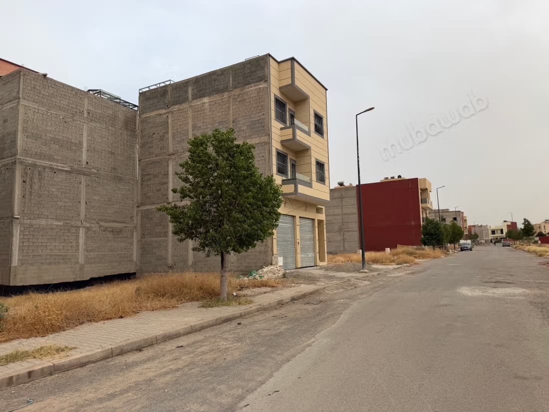 Terrain à la vente à Route de l'Ourika. Superficie 88 m²
