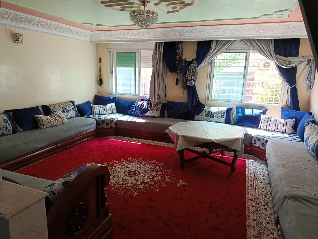 Appartement en location à Hay Zobir. 2 chambres. Meublé