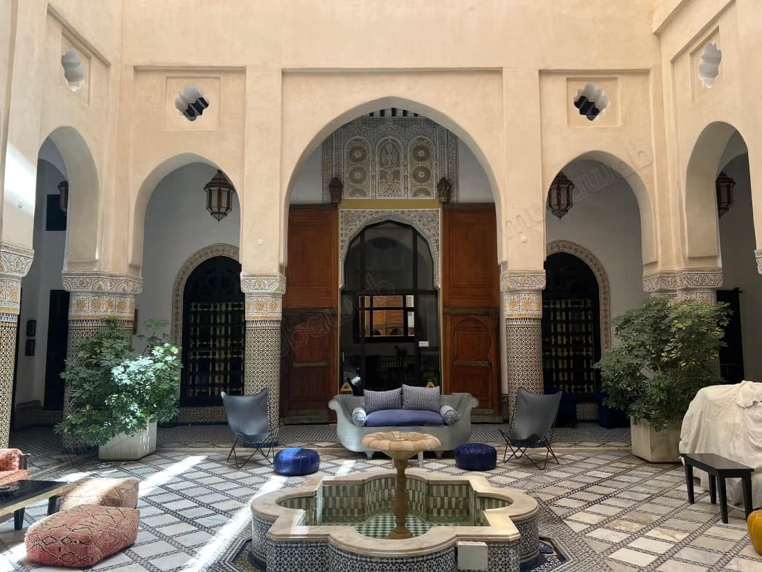 For Sale – Exceptional 580 m² Riad with Pool 9 Gue