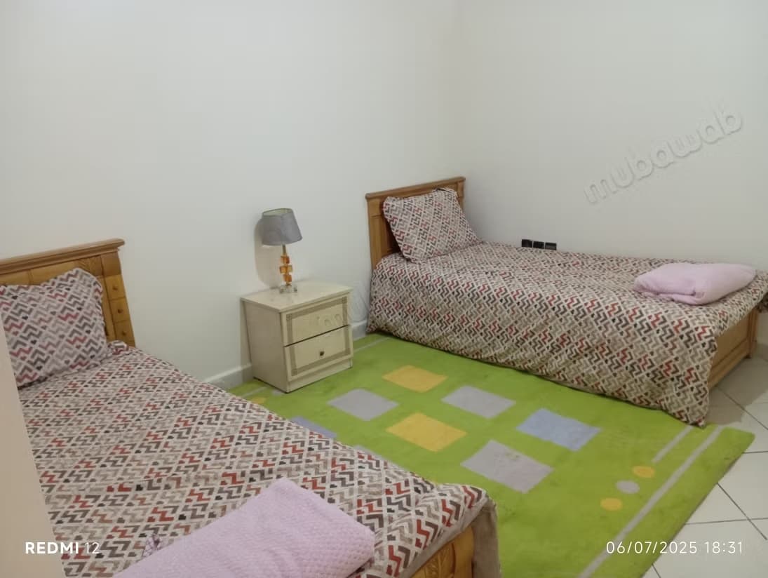 Location d'un appartement à Bir Rami Est. 3 chambres. Meublé