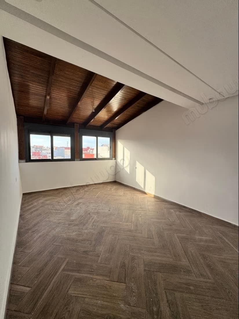 Studio vide location tanga balia