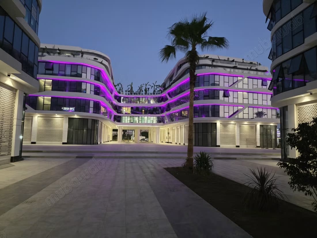 Louez le local idéal à Orchidees Manisman. Superficie 98 m²