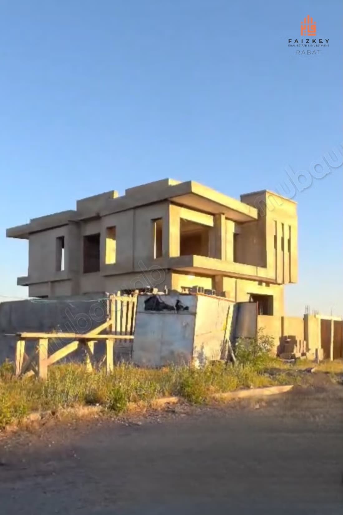 Villa semi finie à vendre à Riad Jnan Kénitra
