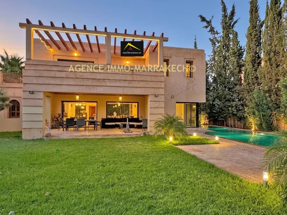 Villa de 3 niveaux à vendre Amelkis, 1050m²