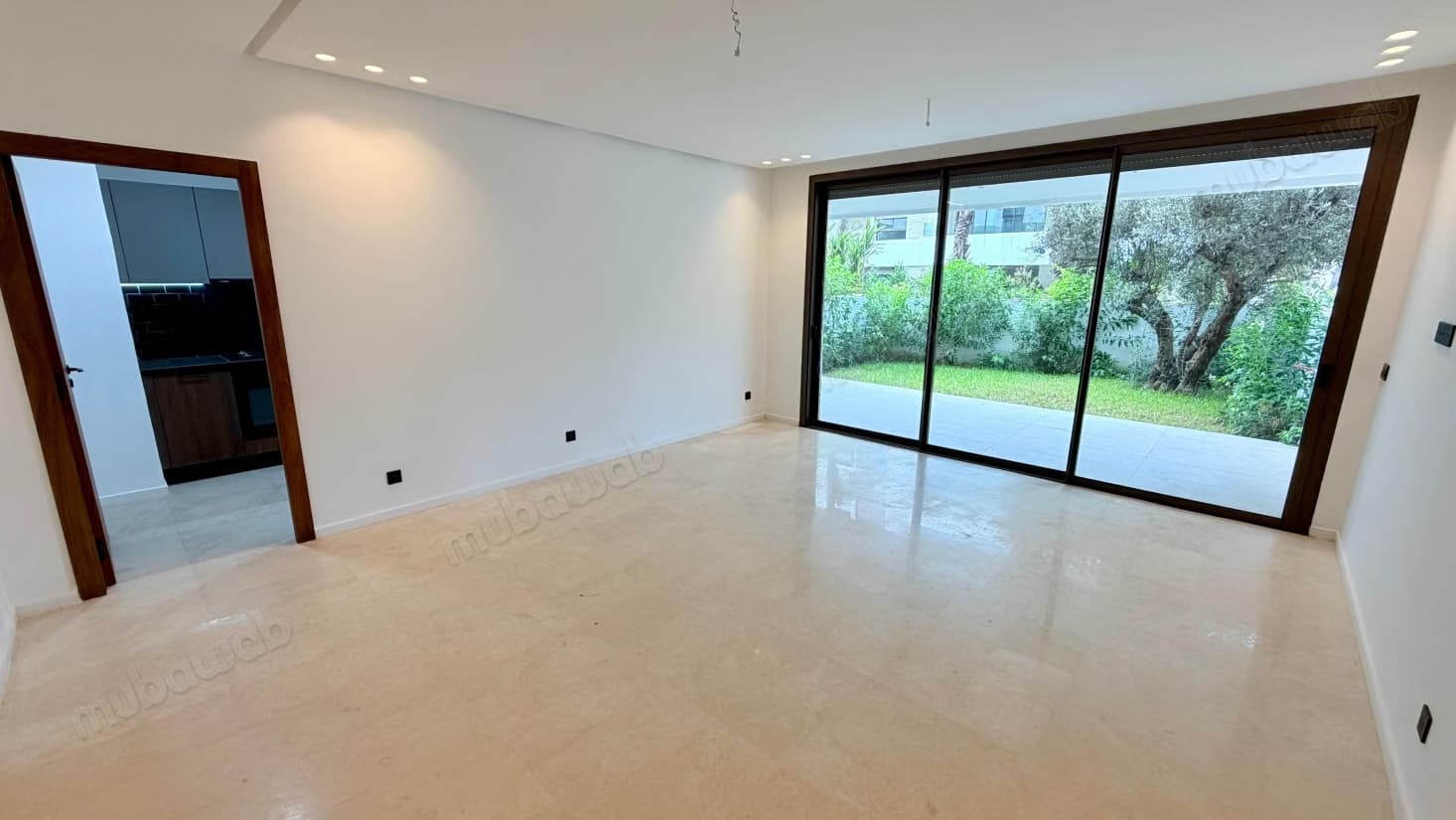 Superbe appartement en rez de jardin à l'orangeraie Souissi