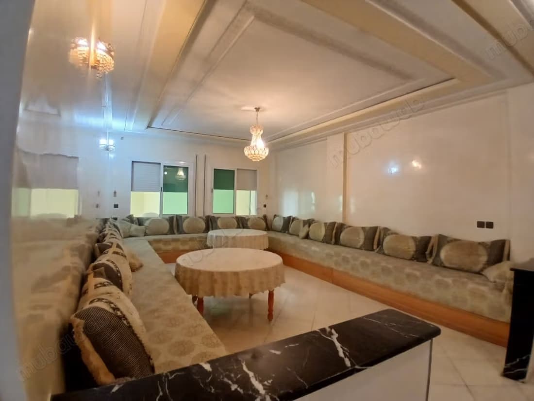 Grand appartement meublé à louer
