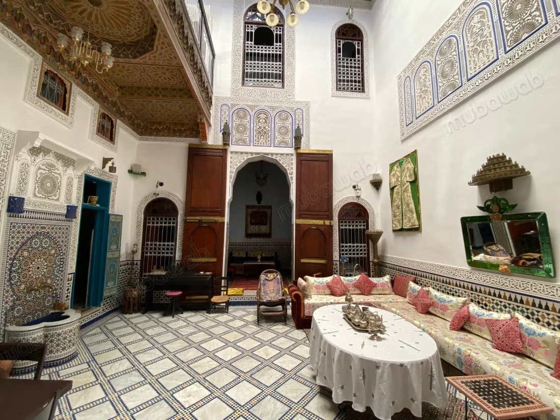Riad avec une belle finition à Batha