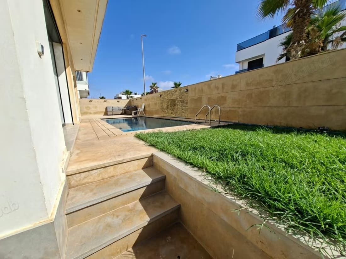 Somptueuse villa à louer à Val d'or. 4 pièces confortables...