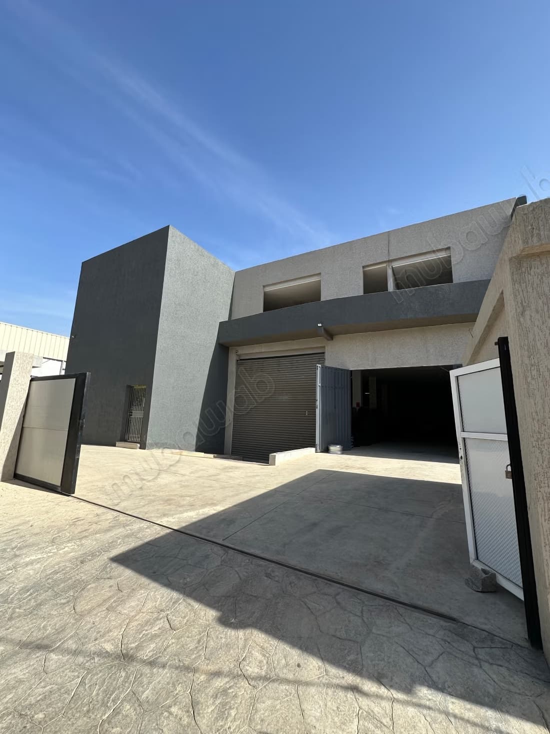 Local commercial en vente à Centre. Superficie 3000 m²