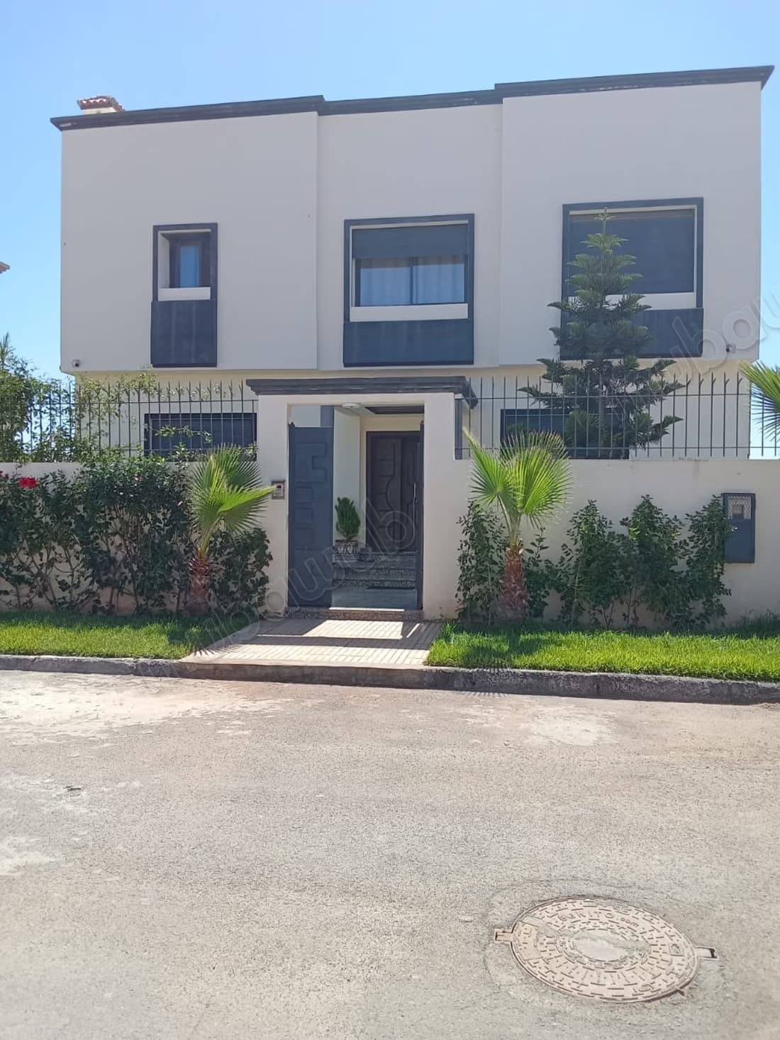 Villa de luxe à vendre à Al Hamza. 4 pièces magnifiques