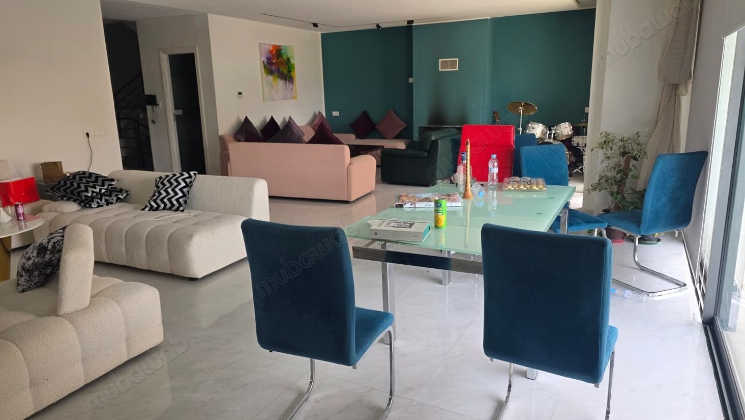 Villa à vendre à Meknès avec piscine, mesurant 340 mètres, s...