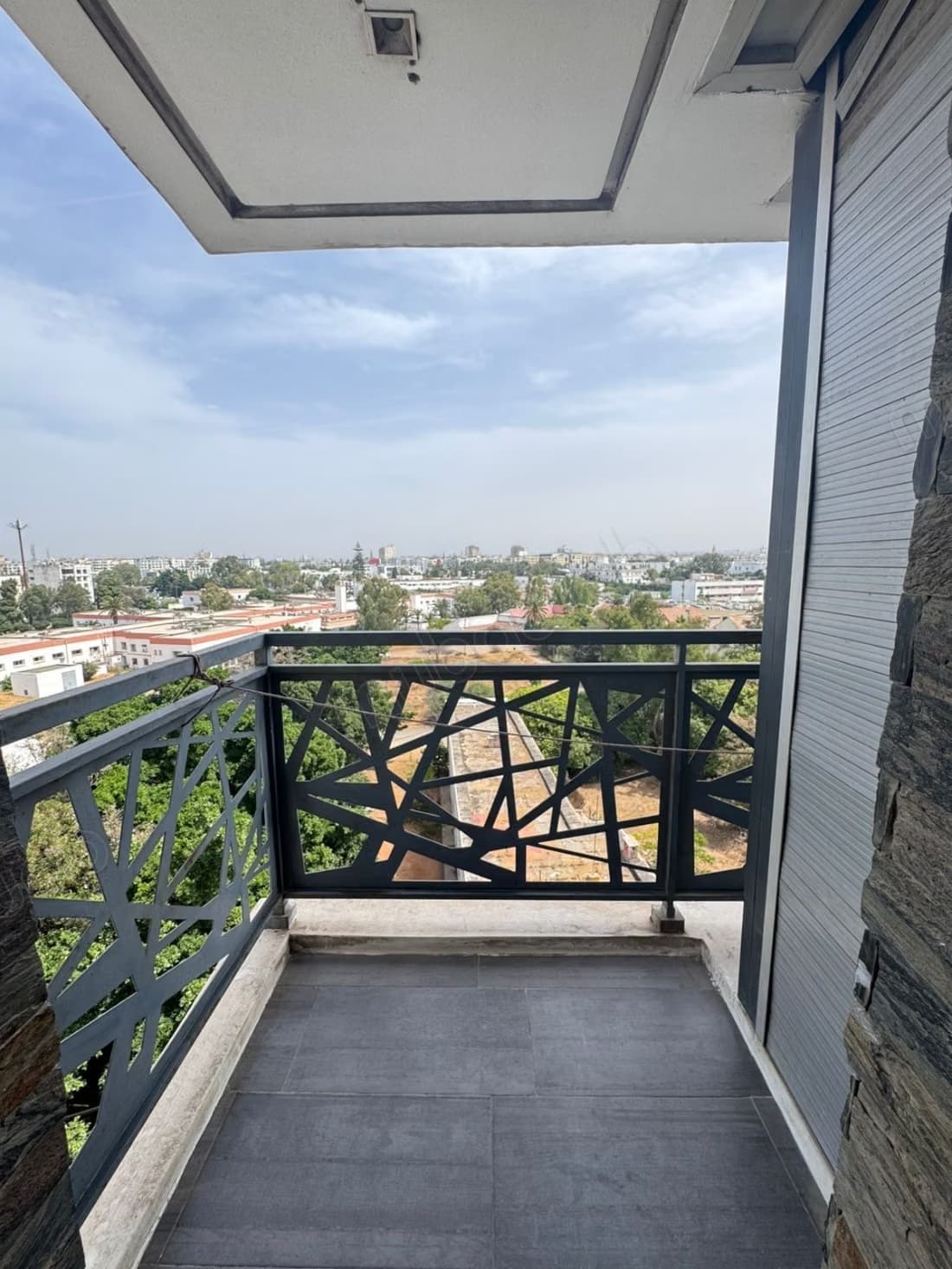Location d'un appartement à Les Hôpitaux. 1 chambre. Meublé