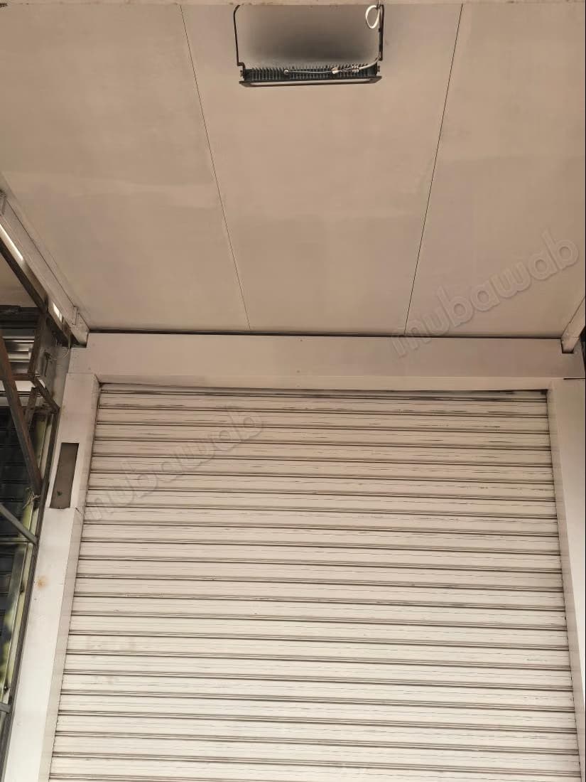 À louer – magasin prêt pour boutique de vêtements ou